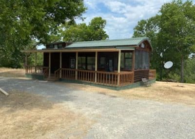 Cabin at Fish Farm Outfitters - Cabin Rental