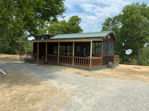 Cabin at Fish Farm Outfitters - Cabin Rental